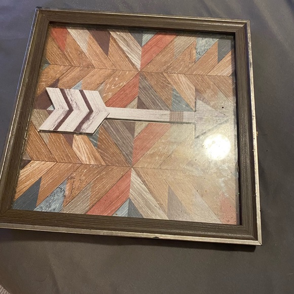 Arrow framed picture decor - Picture 2 of 2